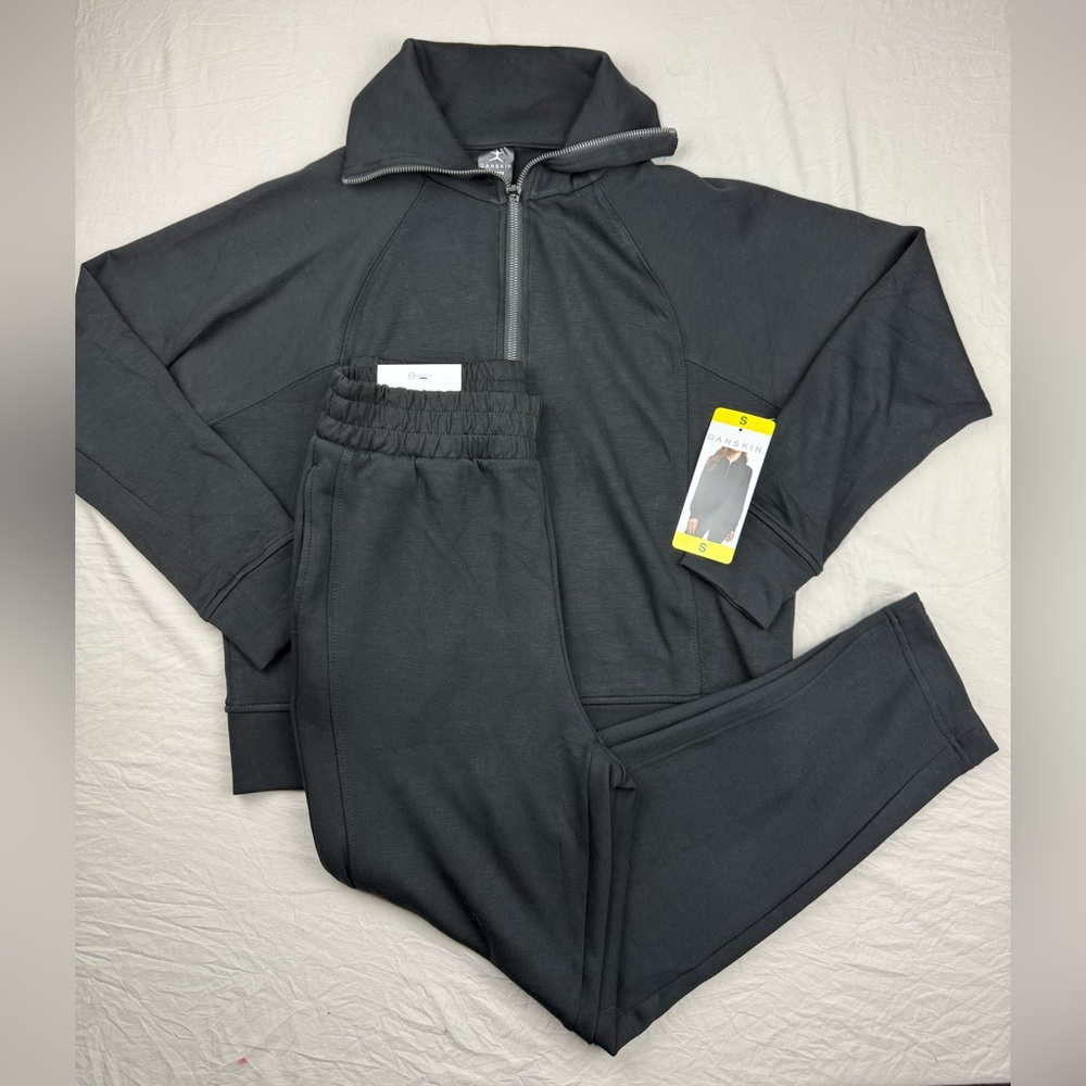 Danskin Black half zip Jacket and Pants Set NEW size Small
